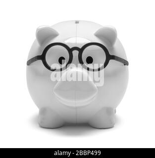 Piggy Bank trägt schwarze Brille isoliert auf Weiß. Stockfoto