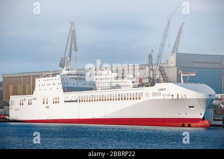 FLENSBURG. DEUTSCHLAND. JANUAR 2020. Fracht- und Passagierfähre im Hafen. Stockfoto