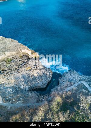 Broken Beach Antenne in Nusa Penida Bali Indonesien Stockfoto