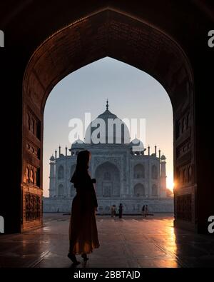 Taj Mahal bei Sonnenaufgang in Agra Indien Stockfoto