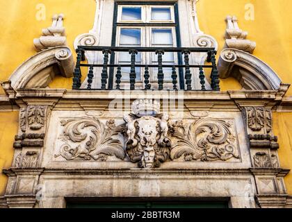 Haupteingang des Palastes Alvor-Pombal, heute Nationalmuseum für alte Kunst, in Lissabon, Portugal Stockfoto