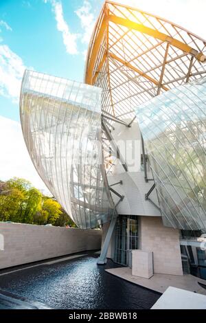 PARIS, Frankreich, 10. April 2018: Die Fondation Louis Vuitton am Bois de Boulogne Stockfoto