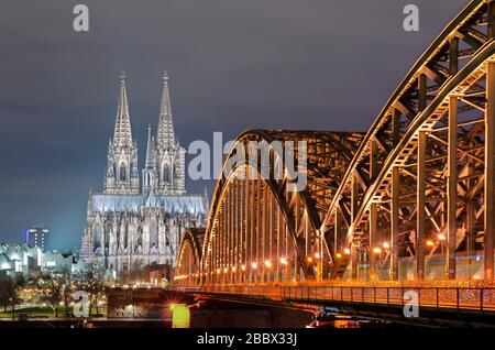 Blick auf den Kölner Flussufer. Stockfoto