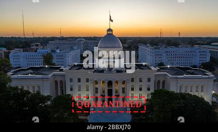 Goldenes Sonnenlicht erreicht den Horizont um die Hauptstadt statehouse in Montgomery Alabama angezeigt Stockfoto