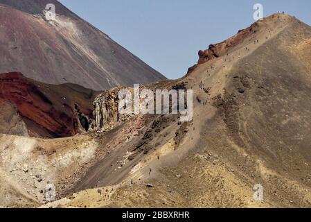 Mount Ngauruhoe und der Rote Krater auf der Tongariro-Kreuzung, Neuseeland Stockfoto