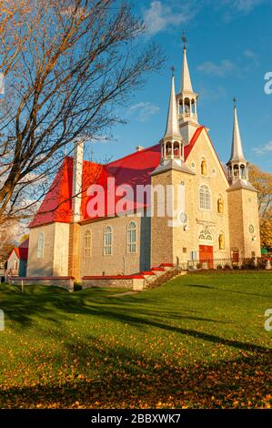 Église Sainte-Famille-de-l'Île-d'Orléans (Holy Family Church), Île d'Orléans (Insel Orleans), Quebec, Kanada Stockfoto