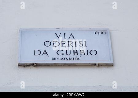 Roma, Italien. April 2020. In Rom, in der Via Oderisi da Gubbio, Bezirk Marconi, auf einer Bank am Ausgang eines Supermarktes, legen Leute Lebensmittel und verschiedene Lebensmittel, um Familien in Schwierigkeiten während der Covid-19-Pandemie zu helfen (Foto von Matteo Nardone/Pacific Press) Kredit: Pacific Press Agency/Alamy Live News Stockfoto