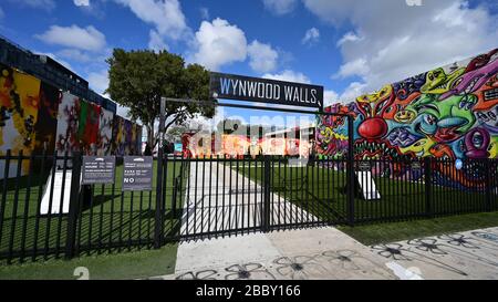 Miami, Florida - 29. März 2020 - Wynwood Wände ohne Menschen während der Schließung von Coronavirus Pandemie an einem sonnigen Sonntagmorgen im März. Stockfoto