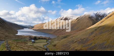 Talla Reservoir am Nachmittag Spätwinter Licht. Schottische Grenzen. Schottland. Panorama Stockfoto