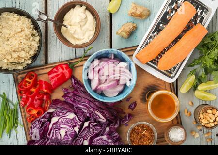 kale Salat, Rezepte gesund, knackiges Cashew, vegeta, Rian, vegetarische Rezepte, cole Slaw, thai Cashew, vegan, vegan, Rotkohl, Sojasockecoleslaw Stockfoto