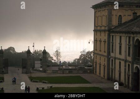 Eine allgemeine Ansicht des religiösen Komplexes von Oropa in der Region Piemont in Italien Stockfoto