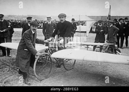 Aviette Contest - Foto aufgenommen in Issy les Moulineaux bei Paris, Frankreich, 7. Juni 1912 Stockfoto