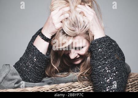 Porträt einer attraktiven Frau mittleren Alters Stockfoto
