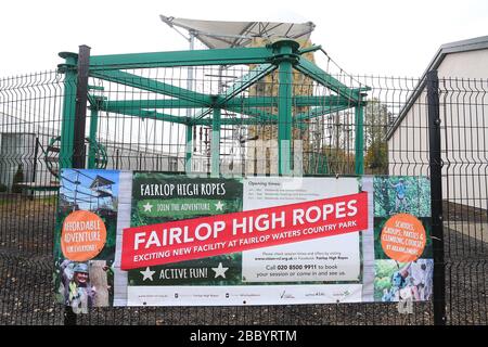 Fairlop Hochseilschild. Fairlop Waters County Park, Barkingside, London Borough of Redbridge Stockfoto