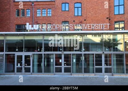 NORRKOPING, SCHWEDEN - 25. AUGUST 2018: Campus der Linkoping University (Linkopings Universitet) in Norrkoping, Schweden. Der Campus befindet sich im ehemaligen Indu Stockfoto