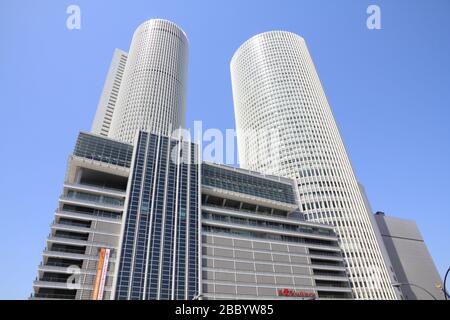 NAGOYA, Japan - 28. APRIL 2012: JR Central Towers Gebäude in Nagoya, Japan. Es ist der Sitz von Central Japan Railway Company und ist der 8 Ta Stockfoto