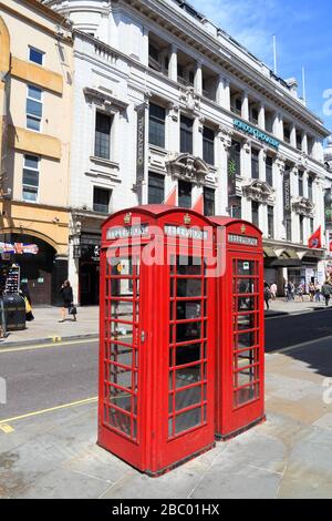 LONDON, Großbritannien - 7. JULI 2016: die Menschen besuchen Coventry Street in London, UK. London ist die bevölkerungsreichste Stadt in Großbritannien mit 13 Millionen Menschen, die in seine Stockfoto