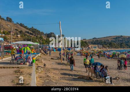 Strand von Copacabana, Titicacasee, Anden Mountains, Department La Paz, Bolivien, Lateinamerika Stockfoto