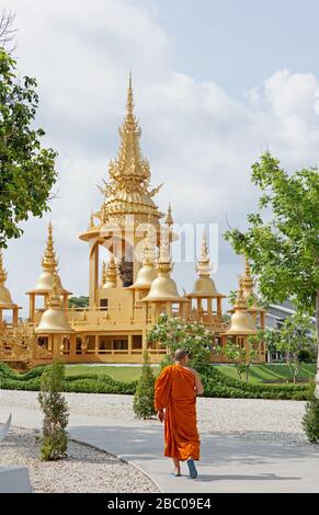 Der Weiße Tempel oder Wat Rong Khun in der Nähe von Chiang Rai ist einer der schönsten Tempel Thailands in Nord-Thailand und wurde zu einem nationalen Wahrzeichen. Stockfoto