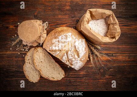 Hausgemachtes Sauerteigbrot Stockfoto