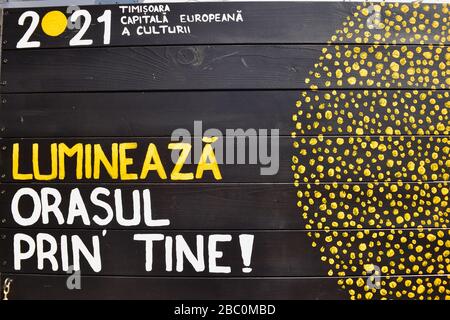 Rumänien, Timis, Timisoara, Schild "Kulturstadt Europas 2021", Piata Victoriei, Altstadt. Stockfoto