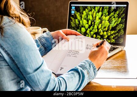 Arbeiten von zu Hause aus Pics Alan Peebles Stockfoto