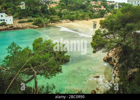 Cala Santanyi - schöner, leerer Strand in der Nebensaison in Santanyi, Mallorca, Spanien Stockfoto