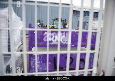 Abgebildet: Glasgow, Großbritannien. April 2020. Abgebildet: Szenen, die die Einrichtung und den Bau der neuen medizinischen Einrichtung NHS Scotland zeigen, die auf dem Scottish Events Campus (SEC) in Glasgow erstellt wird, sollen NHS Louisa Jordan heißen, nachdem Gesundheitsministerin Jeane Freeman angekündigt hat, dass das temporäre Krankenhaus nach Schwester Louisa Jordan benannt wird. Eine Krankenschwester aus dem ersten Weltkrieg, die im aktiven Dienst in Serbien im Jahr 1915 starb. Kredit: Colin Fisher/Alamy Live News Stockfoto