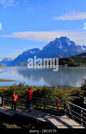 Blick über Lago Gray, den Nationalpark Torres del Paine, die Region Magallanes, Patagonien, Chile Stockfoto