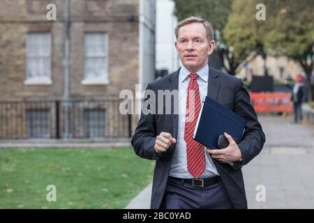 Chris Bryant, Abgeordneter der walisischen Labour-Partei, Rhondda, geht am College Green in Westminster, London, Großbritannien entlang Stockfoto