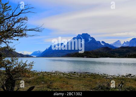 Blick über Lago Gray, den Nationalpark Torres del Paine, die Region Magallanes, Patagonien, Chile Stockfoto