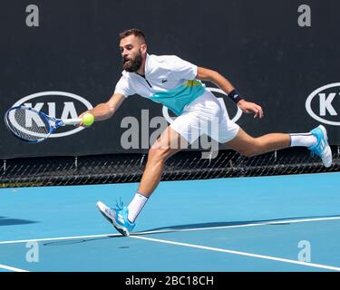 Der französische Tennisspieler Benoit Paire, der Voranschuss im Australian Open 2020 Tennis Tournament, Melbourne Park, Melbourne, Victoria, Australien spielt. Stockfoto