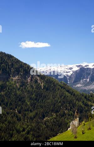 Panorama Blick auf die Berge im Gadertal, Südtirol, Italien Stockfoto