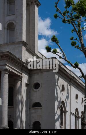 Christuskirche von Nicholas Hawksmoor Commercial Street Architecture Kirchen Detail Baroque Stone Portico Spitalfield, Liverpool Street, London, E1 Stockfoto