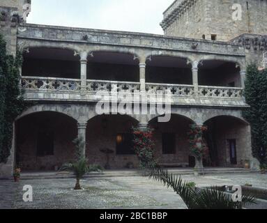 TERRASSE. ORT: PALACIO CASTILLO DE LOS CONDES DE OROPESA. Jarandilla de la Vera. CACERES. SPANIEN. Stockfoto