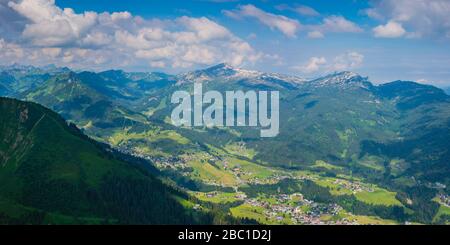 Deutschland, Bayern, Panoramaaussicht von Fellhorn zum kleinen Walsertal, Allgaeu, Vorarlberg, Österreich Stockfoto