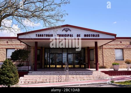 Allgemeine Ansicht des städtischen Bestattungsunternehmens in Mostoles.Spaniens Gesundheitsministerium verzeichnete insgesamt 110.238 Infektionen, 10.003 Todesfälle und 26.743, die seit Beginn des Coronavirus (Covid-19)-Ausbruchs geborgen wurden. Stockfoto