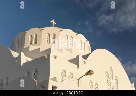 Aspekt der orthodoxen Metropolitankathedrale in Fira, Santorini, Griechenland Stockfoto