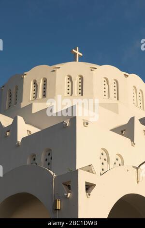 Aspekt der orthodoxen Metropolitankathedrale in Fira, Santorini, Griechenland Stockfoto