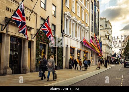 LONDON-Bond Street, Royal Arcade, Mayfair - ein exklusives Einkaufsviertel von London mit vielen Designer- und Luxusgeschäften Stockfoto