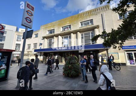 Bahnhof und U-Bahn-Station Richmond, London, Großbritannien Stockfoto