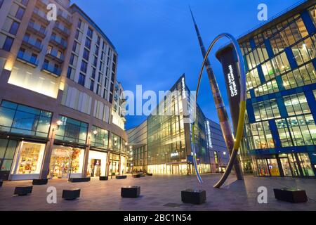 John lewis Store and Central Library, City Center, Wales, Großbritannien Stockfoto