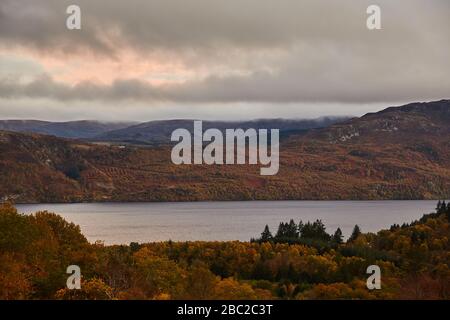 Der Blick von Invermoriston über Loch Ness, Schottland, Großbritannien Stockfoto