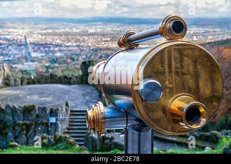 Blick über ein Teleskop in Kassel Stockfoto
