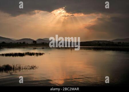 Sonnenuntergang am Chilikasee odisha indien Stockfoto