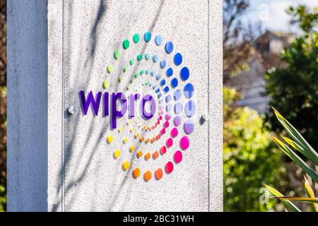 30. März 2020 Mountain View/CA/USA - Wipro Logo in ihren Büros im Silicon Valley; WIPRO Ltd ist ein indischer multinationaler Konzern, der dies bereitstellt Stockfoto