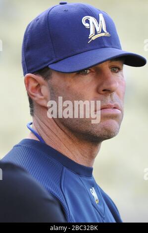 Los Angeles, Kalifornien, USA. April 2010. Mai 2010: Milwaukee Brewers rechter Feldspieler Jim Edmonds (15) während der Schlagpraxis. Die Milwaukee Brewers besiegten die Los Angeles Dodgers 11-3 im Dodger Stadium in Los Angeles, Kalifornien. Credit: Andrew Fielding/SCG/ZUMAPRESS.com/Alamy Live News Stockfoto