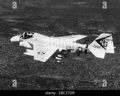 Grumman KA-6D Eindringling der VA-165 im Flug, in den 1970er Jahren (K-90866). Stockfoto