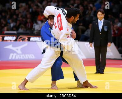 Paris, Frankreich - 9. Februar 2020: Sagi Muki für Israel gegen Sharofiddin Baltabojew für Usbekistan, Männer -81 kg, Viertelfinale (Credit: Mickael Chavet) Stockfoto