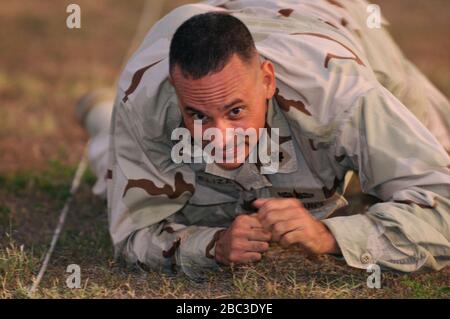 GTMO Marines Sailors und Soldaten führen einen Combat Fitness Test durch Stockfoto